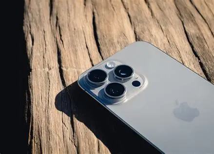 Apple Unveils the “iPhone Ultra”